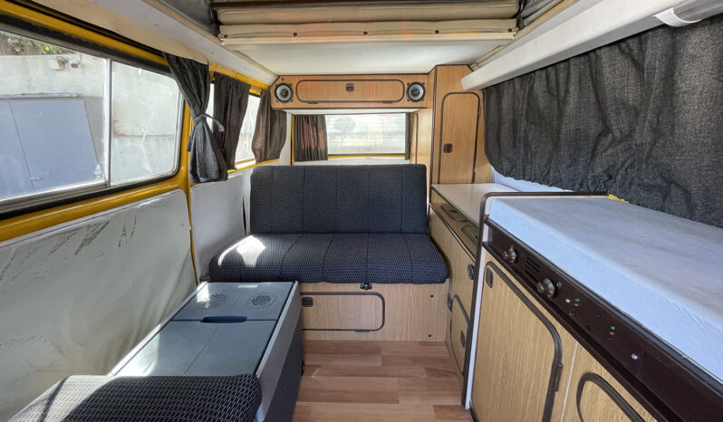 
								Volkswagen Kombi Westfalia T3 Camping full									