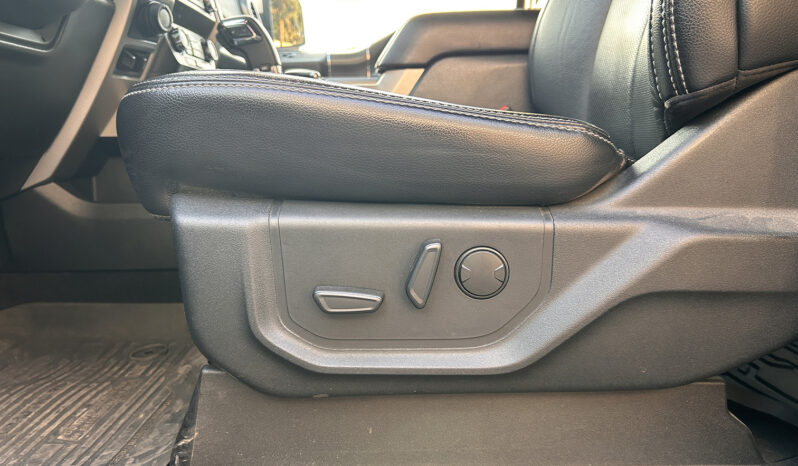 
								Ford F-150 Lariat DCAB Sport 4X4 5.0 AUT full									