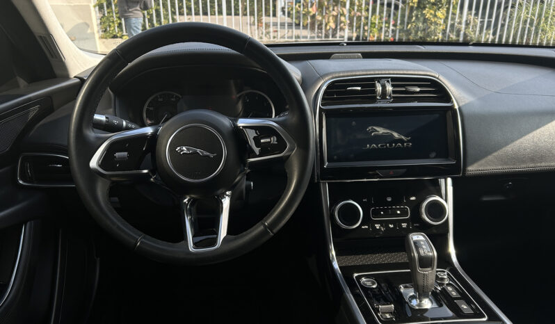 
								Jaguar XE 2.0 P250 S Auto full									