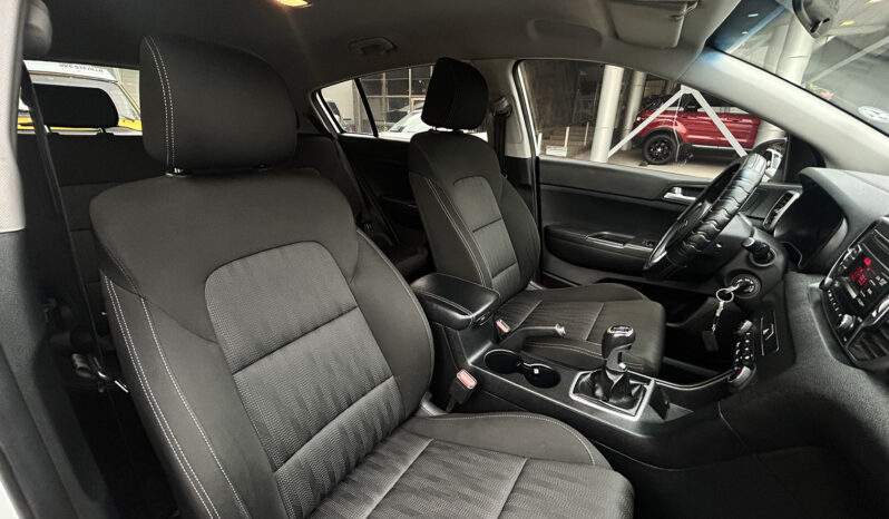 
								Kia Sportage LX 2.0 full									