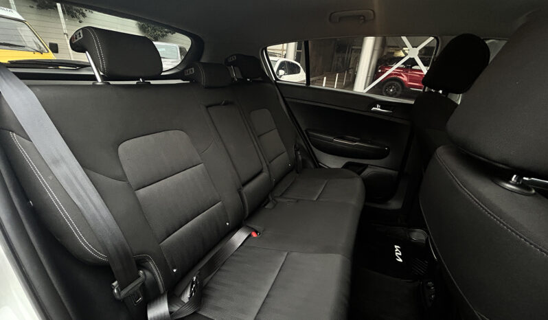 
								Kia Sportage LX 2.0 full									