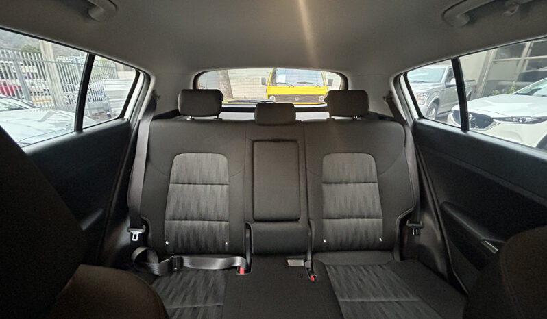 
								Kia Sportage LX 2.0 full									