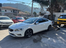 Volvo S60 2.0 T5 R-Design Auto