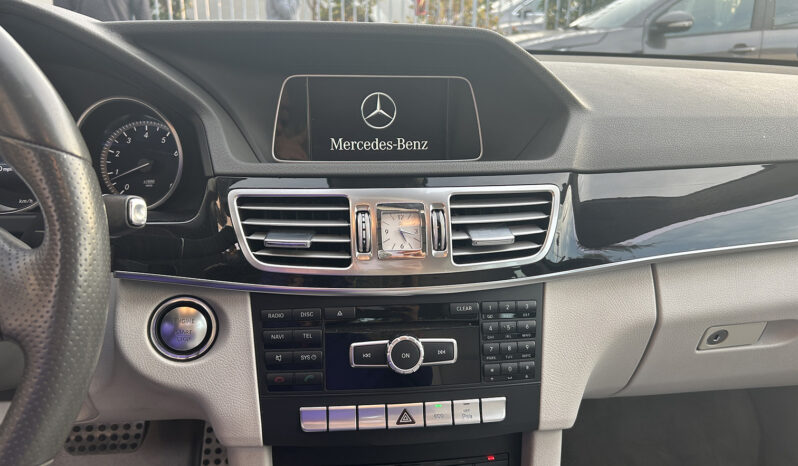 
								Mercedes Benz E 250 full									