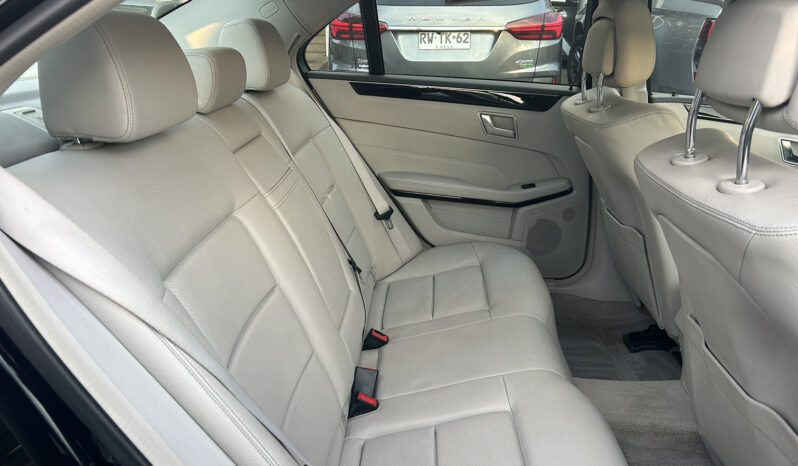 
								Mercedes Benz E 250 full									