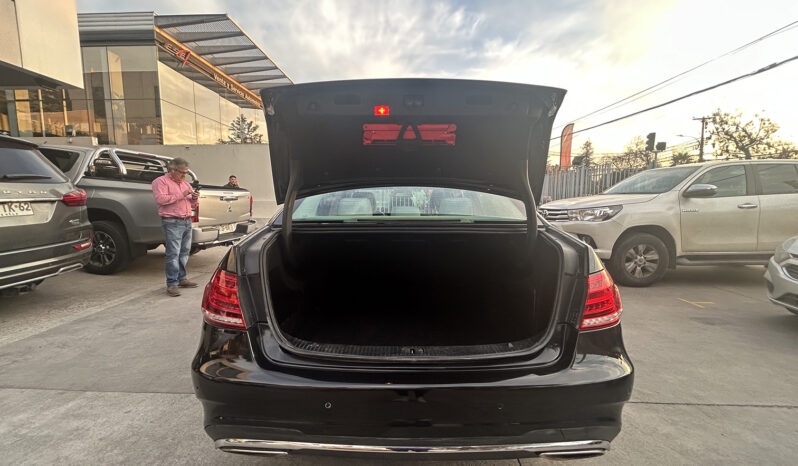 
								Mercedes Benz E 250 full									